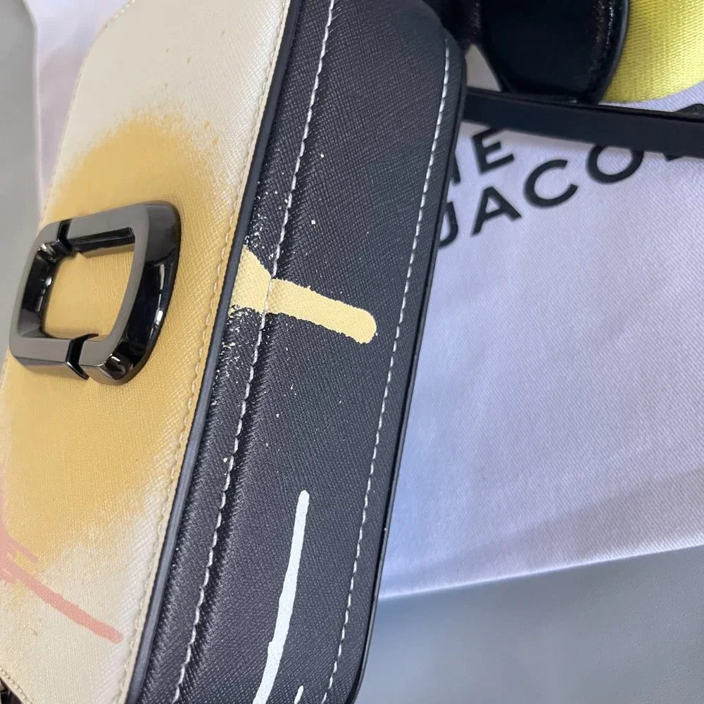 Marc Jacobs Snapshot leather crossbody - Picture 8 of 9